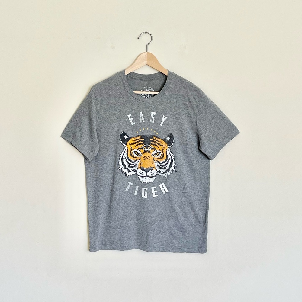 Easy Tiger Vintage 3rd Eye Graphic Gray T Shirt Adult size Large Slim Fit